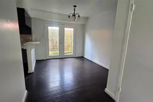 1403 Blalock Rd, Houston, TX 77055 - Photo 3
