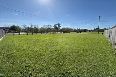 702 Shady River Road, La Porte, TX 77571 - Photo 1