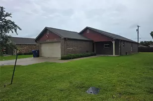 2418 14th Ave N, Texas City, TX 77590 - Photo 1