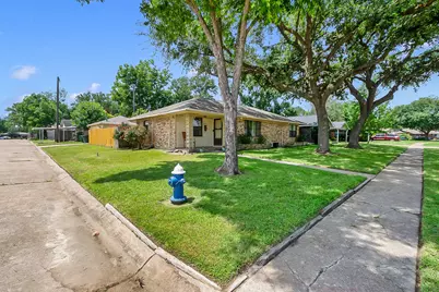 4923 Saxon Drive, Houston, TX 77092 - Photo 3