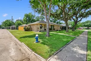 4923 Saxon Dr, Houston, TX 77092 - Photo 3
