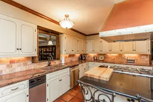 5990 Pinkstaff Ln, Beaumont, TX 77706 - Photo 15