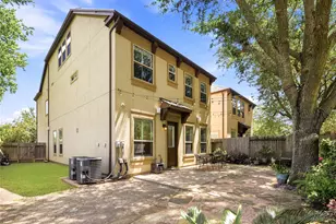 2805 Shadow Woods Ct, Houston, TX 77043 - Photo 5