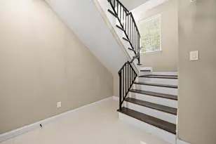 928 W 20th St, Houston, TX 77008 - Photo 5