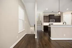 928 W 20th St, Houston, TX 77008 - Photo 9