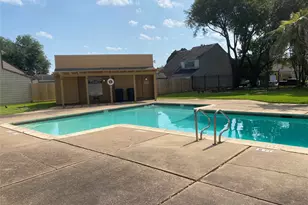 12124 Burdine St, Houston, TX 77035 - Photo 15