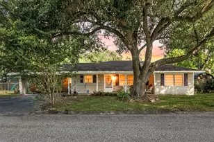 1811 Myrtle St, Liberty, TX 77575 - Photo 1