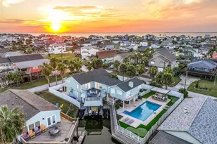 22113 Lampasas Dr, Galveston, TX 77554 - Photo 1