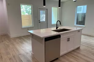 9026 Scott St, Houston, TX 77051 - Photo 7