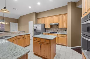 3 Belcarra Pl, The Woodlands, TX 77382 - Photo 17