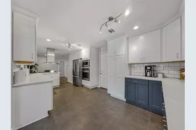5006 Saxon Drive, Houston, TX 77092 - Photo 11