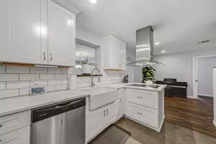 5006 Saxon Dr, Houston, TX 77092 - Photo 9