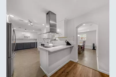 5006 Saxon Drive, Houston, TX 77092 - Photo 7