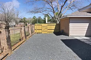 10839 Sugar Hill Dr, Houston, TX 77042 - Photo 15
