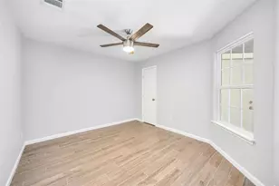 3201 Nebraska St, Baytown, TX 77520 - Photo 11