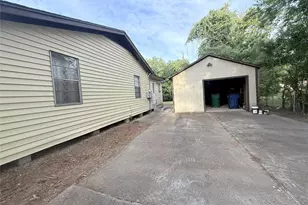 724 S Morgan St, Angleton, TX 77515 - Photo 3