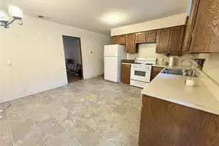 724 S Morgan St, Angleton, TX 77515 - Photo 5