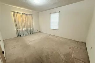 724 S Morgan St, Angleton, TX 77515 - Photo 11