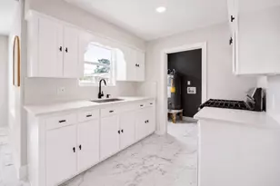 5618 Southbrook St, Houston, TX 77033 - Photo 11