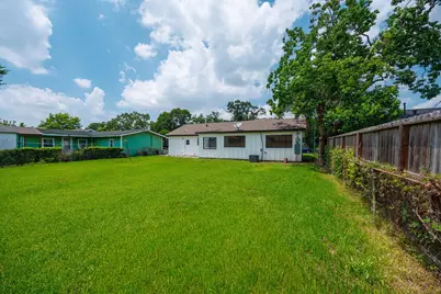 5618 Southbrook Street, Houston, TX 77033 - Photo 27