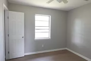 8033 Ritz St, Houston, TX 77028 - Photo 11