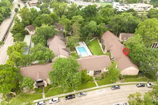 8229 Kingsbrook Rd, Houston, TX 77024 - Photo 49