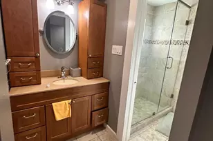 10410 Huntington Dale Dr, Houston, TX 77099 - Photo 11