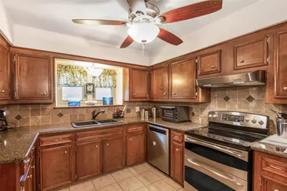2007 Diane Street, Pinehurst, TX 77362 - Photo 9