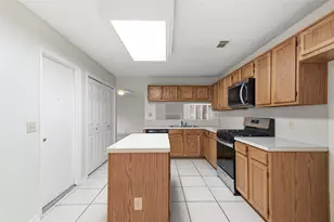 8926 Village Hills Dr, Spring, TX 77379 - Photo 11