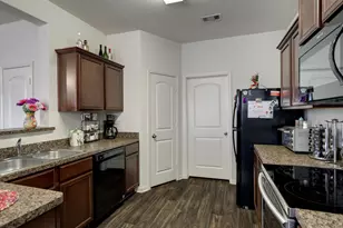 952 Lake View Cir W, Brookshire, TX 77423 - Photo 9