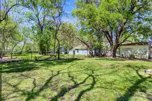 313 N Beauregard St, Alvin, TX 77511 - Photo 17