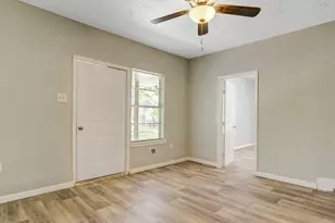 313 N Beauregard St, Alvin, TX 77511 - Photo 15