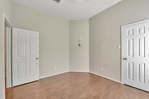871 Falling Springs Ln, League City, TX 77573 - Photo 23