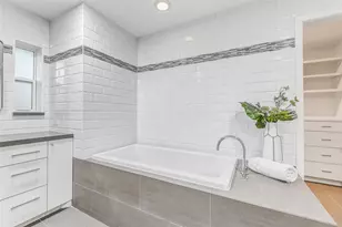 12326 Old Oaks Dr, Houston, TX 77024 - Photo 19