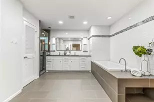 12326 Old Oaks Dr, Houston, TX 77024 - Photo 17