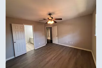 415 Shawnee Drive, Conroe, TX 77316 - Photo 11