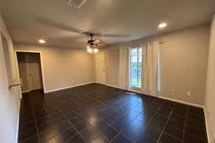 415 Shawnee Dr, Conroe, TX 77316 - Photo 9
