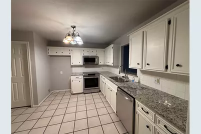 415 Shawnee Drive, Conroe, TX 77316 - Photo 7