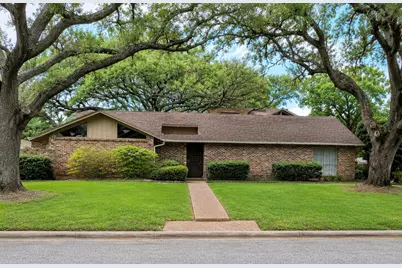 2721 Oak Drive, Bay City, TX 77414 - Photo 1