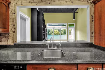 250 W Washington Street #4, Madison, GA 30650 - Photo 5