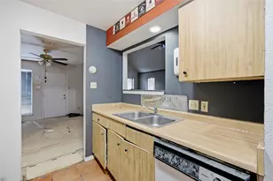 11534 Bellerive Dr, Houston, TX 77072 - Photo 13
