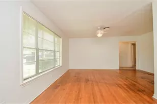 4401 Hummingbird St, Houston, TX 77035 - Photo 7