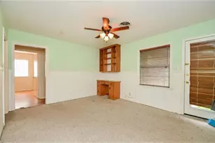 4401 Hummingbird St, Houston, TX 77035 - Photo 13