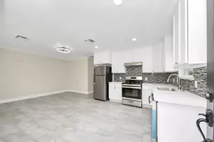 7066 Villa St, Houston, TX 77061 - Photo 9