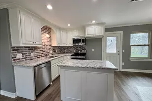 104 Mimosa St, Lake Jackson, TX 77566 - Photo 11