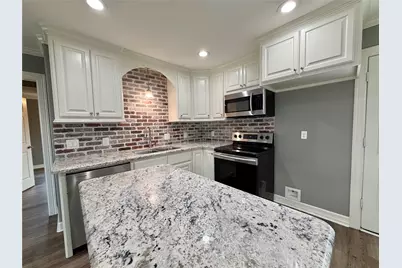 104 Mimosa Street, Lake Jackson, TX 77566 - Photo 7