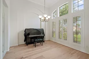 10326 Low Bridge Ln, Sugar Land, TX 77498 - Photo 9