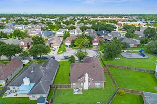 10326 Low Bridge Ln, Sugar Land, TX 77498 - Photo 25