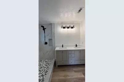 502 Independence Street, Liberty, TX 77575 - Photo 5