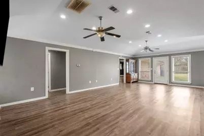 5102 Meadow Lane Lane, Dickinson, TX 77539 - Photo 9